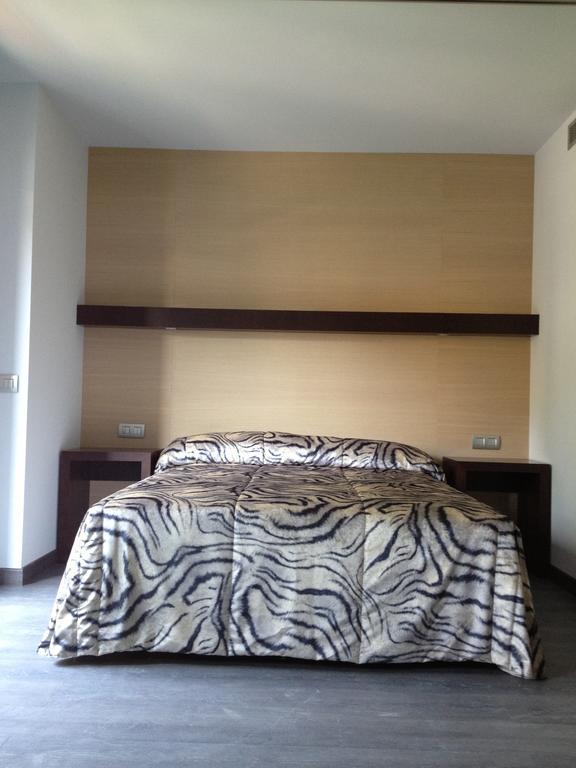 Hotel 9 Sant Antoni Ribes De Freser Habitación foto