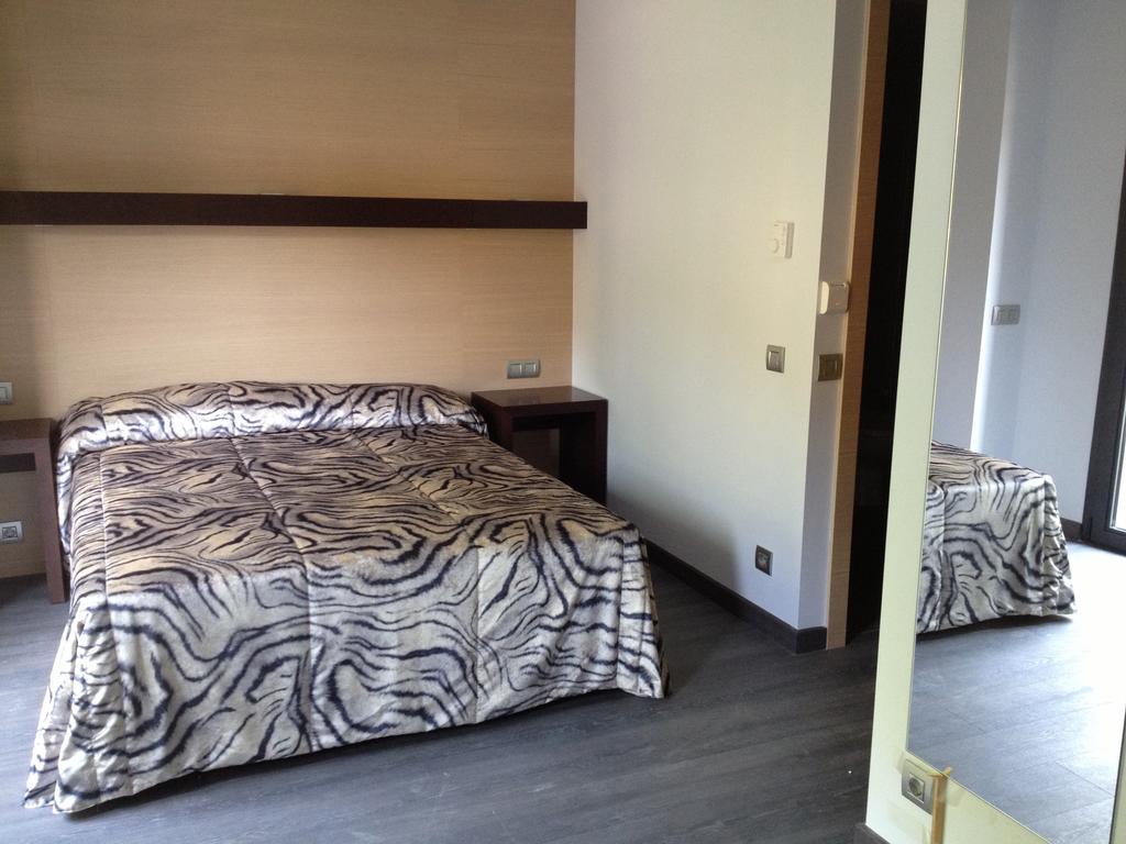 Hotel 9 Sant Antoni Ribes De Freser Habitación foto